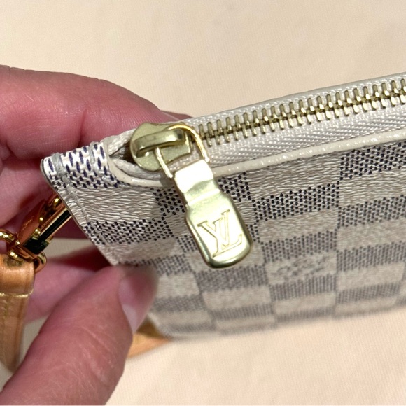 Louis Vuitton Damier Azur MM Pouchette / Clutch - Picture 5 of 13